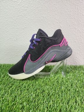 Nike LeBron 22 Blacklight Black Laser Fuchsia Dark Grey Mens Sz 11 FZ1094 001